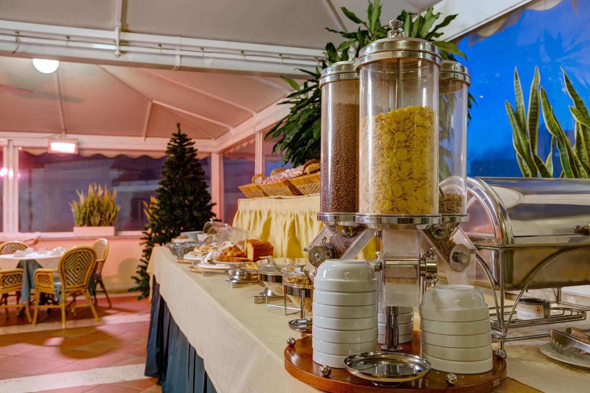Hotel Villa Morgagni Рим Екстериор снимка