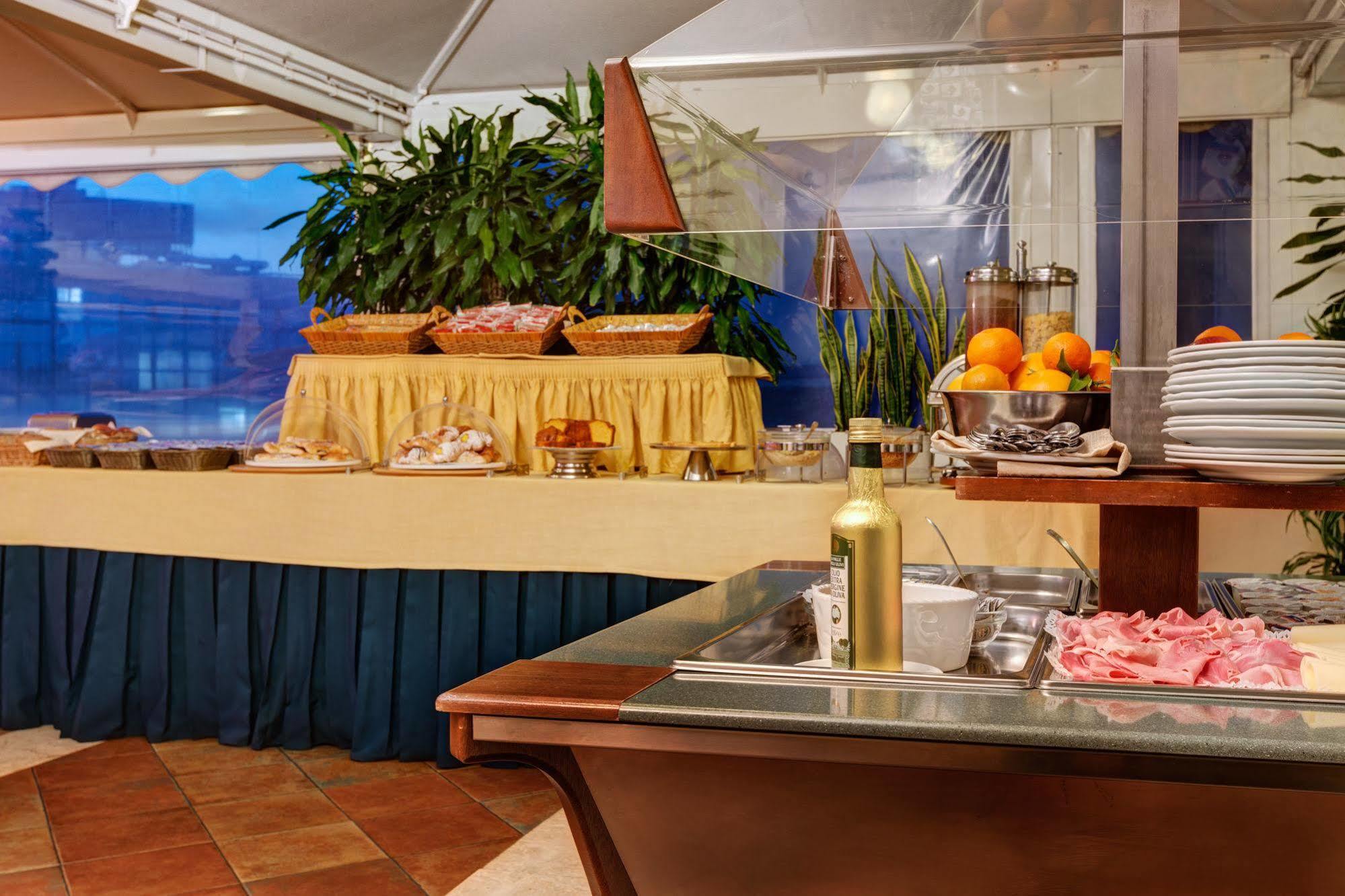 Hotel Villa Morgagni Рим Екстериор снимка