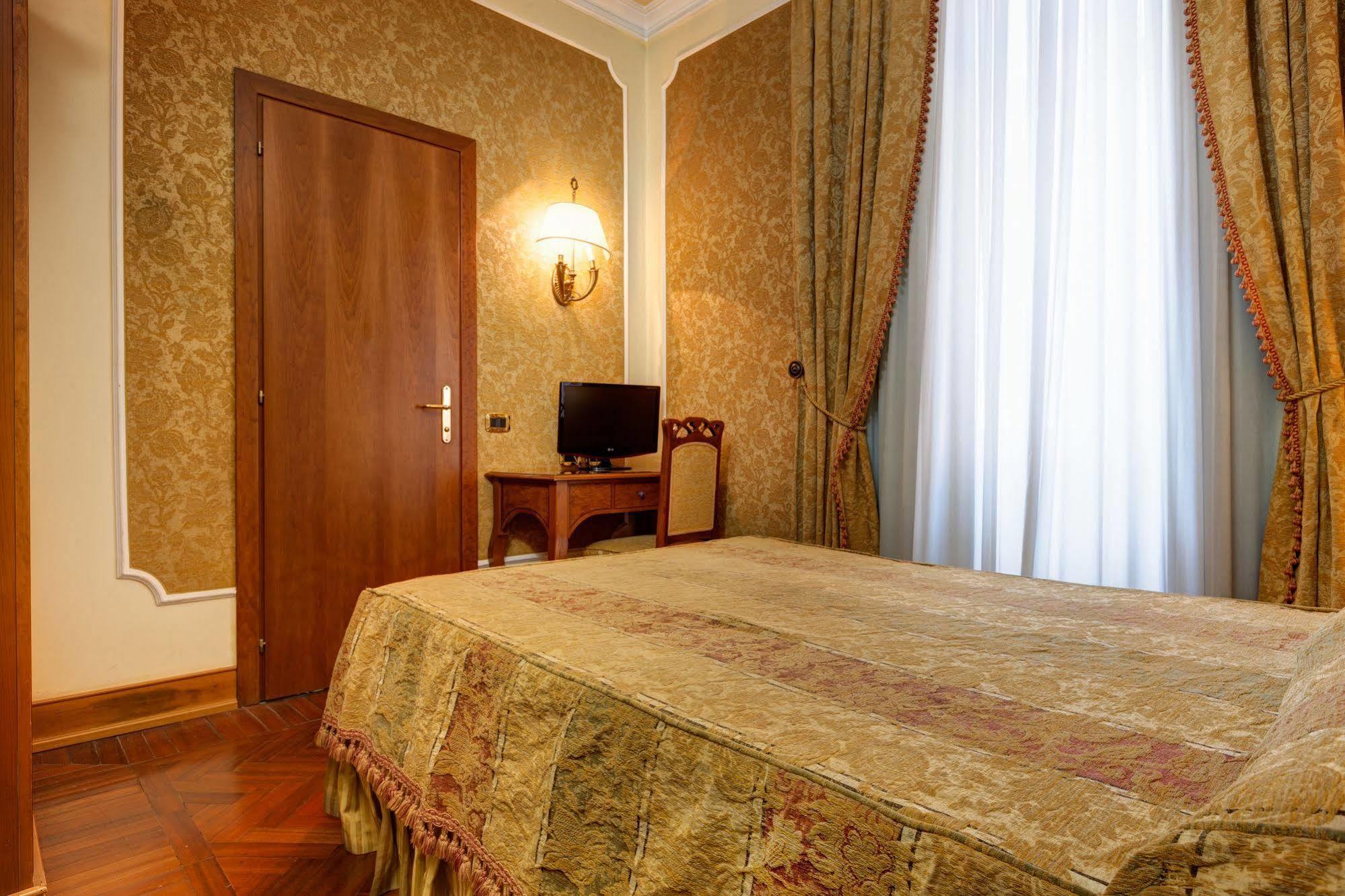 Hotel Villa Morgagni Рим Екстериор снимка